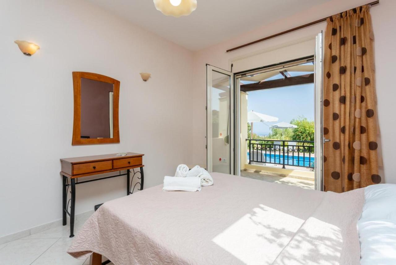 Villa Georgia Gerani  Luaran gambar