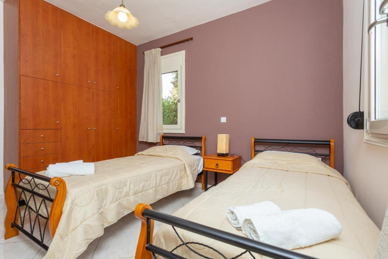 Villa Georgia Gerani  Luaran gambar