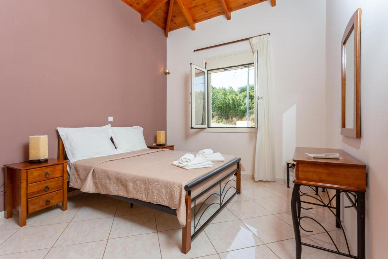 Villa Georgia Gerani  Luaran gambar