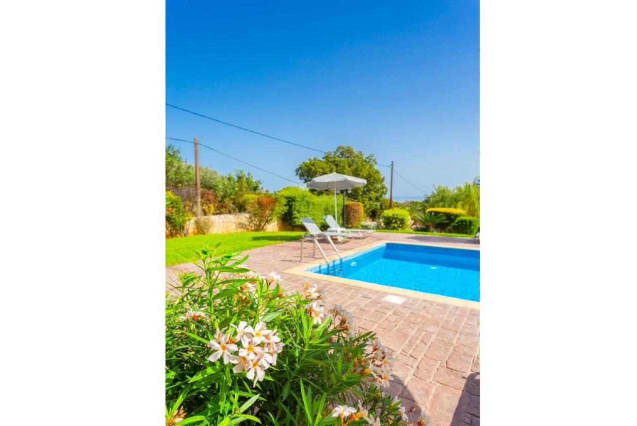 Villa Georgia Gerani  Luaran gambar