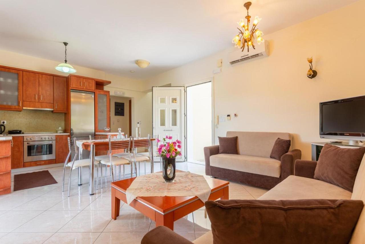 Villa Georgia Gerani  Luaran gambar