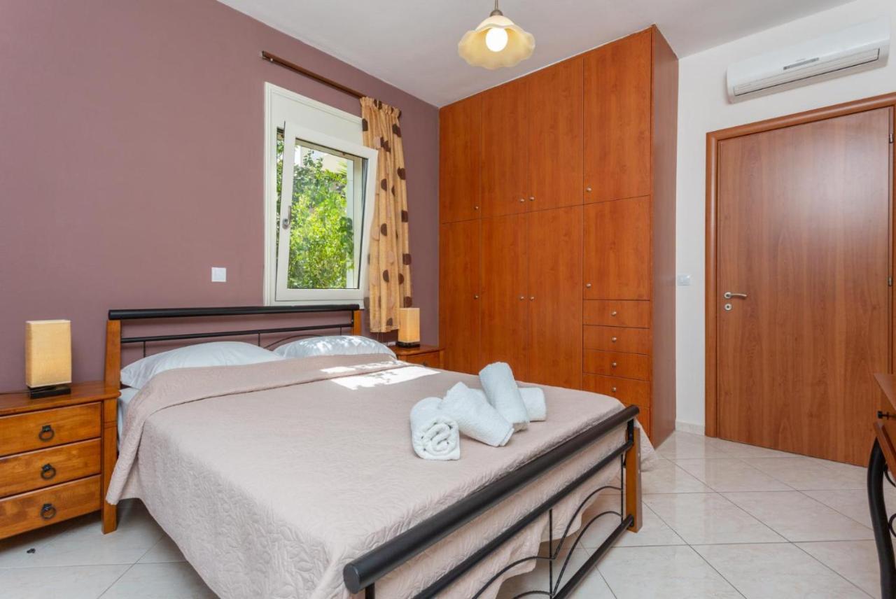 Villa Georgia Gerani  Luaran gambar