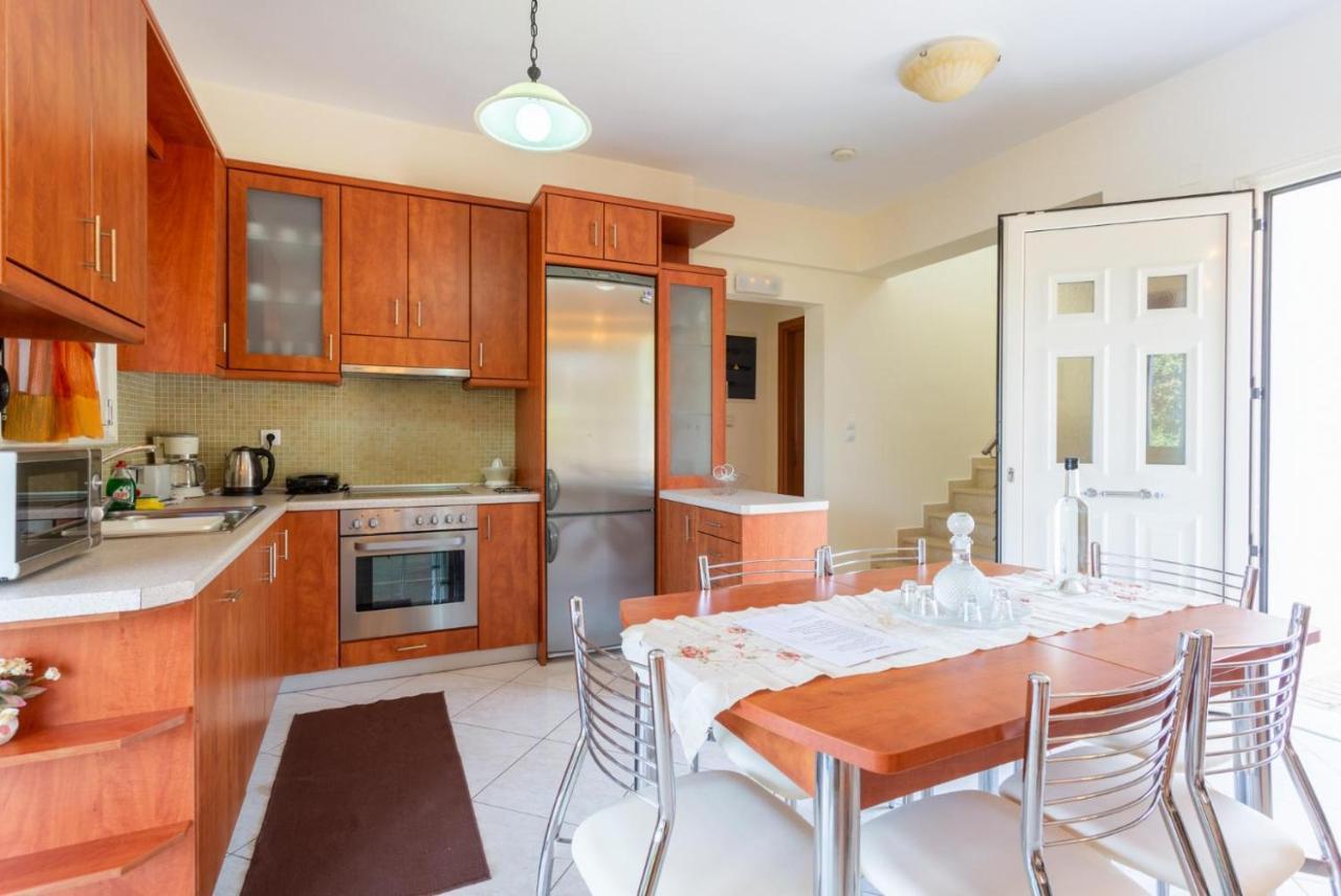 Villa Georgia Gerani  Luaran gambar